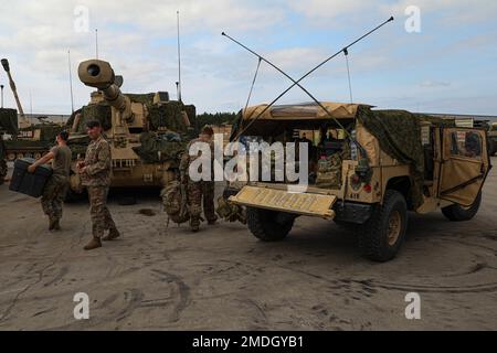 U.S. Soldiers With Alpha Battery, 3rd Battalion, 6th Field Artillery ...