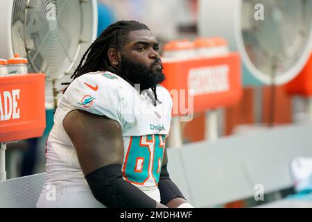 Miami Dolphins guard Solomon Kindley (66) walks on the sidelines during an  NFL football game against the Baltimore Ravens, Thursday Nov. 11, 2021, in  Miami Gardens, Fla. (AP Photo/Doug Murray Stock Photo - Alamy