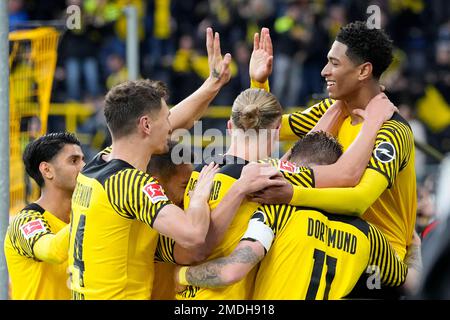 Com gol na estreia, promessa Bellingham já estabelece recorde no Borussia  Dortmund 