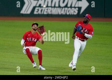 MLB: White nipping at Taveras' heels in battle for Rangers centerfield