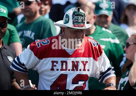 New York Jets superfan Fireman Ed has Q-U-I-T