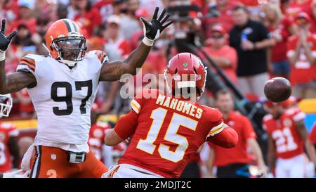 Cleveland Browns defensive end Takkarist McKinley (55) rushes during an NFL  football game against the Kansas City Chiefs Sunday, Sept. 12, 2021, in  Kansas City, Mo. (AP Photo/Peter Aiken Stock Photo - Alamy