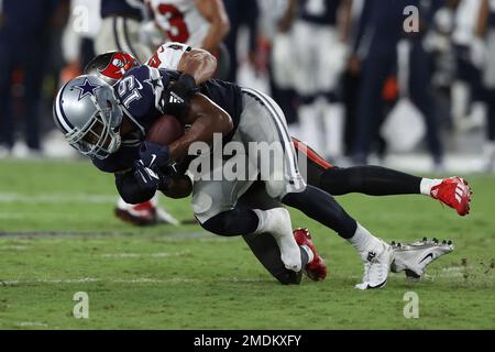 Dallas Cowboys wide receiver Amari Cooper (19) loses a shoe after a  reception against the Tampa Bay Buccaneers during the second half of an NFL  football game Thursday, Sept. 9, 2021, in