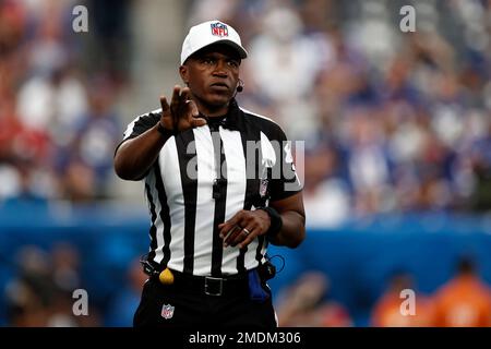 Referee Shawn Smith during the game between the Dallas Cowboys and