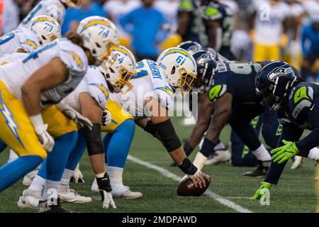 Photo: The Houston Texans Line up Against the Seattle Seahawks at the Line  of Scrimmage at Reliant Stadium in Houston - HOU2009121304 