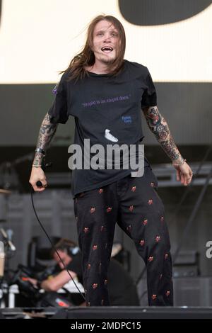 Ben Barlow of Neck Deep performs of the Public at the Reading