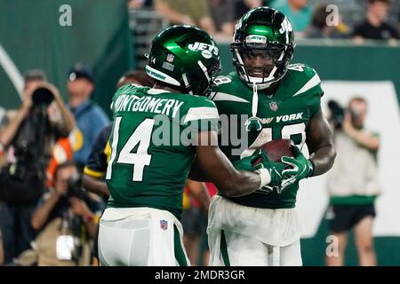 August 3, 2021, Florham Park, New Jersey, USA: New York Jets tight end  Kenny Yeboah (48) warm up prior to practice at the Atlantic Health Jets  Training Center, Florham Park, New Jersey.