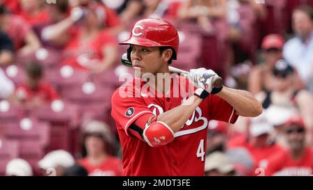 Shogo Akiyama (Cincinnati Reds) taking batting practice during 2022 Spring  Training 