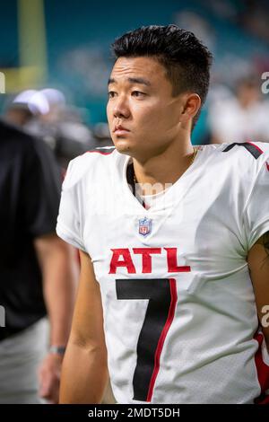 Atlanta Falcons kicker Younghoe Koo (7) practices kicking field goals on  the field before the start of an NFL football game against the Miami  Dolphins, Sunday Oct 24, 2021, in Miami Gardens