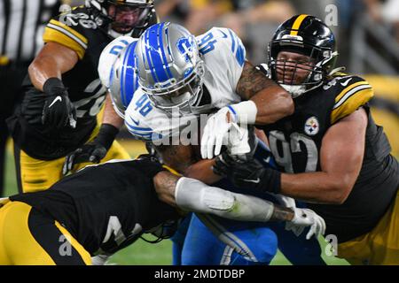 Minnesota Vikings fullback C.J. Ham (30) runs from Indianapolis Colts  inside linebacker Bobby Okereke (58) during