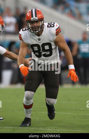 Cleveland Browns linebacker Sione Takitaki runs through a drill during  practice at the NFL football team's training facility Monday, Aug. 24,  2020, in Berea, Ohio. (AP Photo/Ron Schwane Stock Photo - Alamy