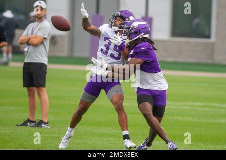 Minnesota Vikings defensive back Parry Nickerson (39) during an NFL  football game against the Chicago Bears, Sunday, Jan. 9, 2022 in  Minneapolis. Minnesota won 31-17. (AP Photo/Stacy Bengs Stock Photo - Alamy