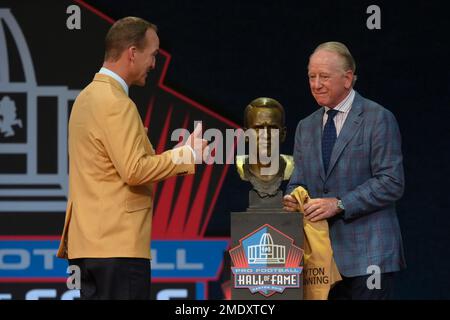 Archie Manning will be presenter for Peyton's induction into the