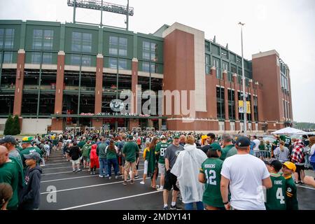 Green Bay Packers fans attend NFL football training camp Saturday, July 31,  2021, in Green Bay, Wis. (AP Photo/Matt Ludtke Stock Photo - Alamy