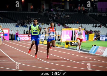Omara Durand winning gold in the 100m T12 at the 2017 World Para Athletics Championships in the Olympic Stadium, London, UK. Guide Yuniol KINDELAN Stock Photo