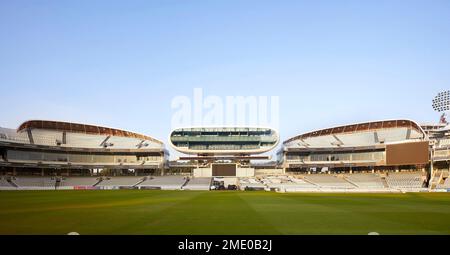 Overall view of new stands with Future Systems' Media Centre in the middle. Lord's Cricket Ground, London, United Kingdom. Architect: Wilkinson Eyre A Stock Photo
