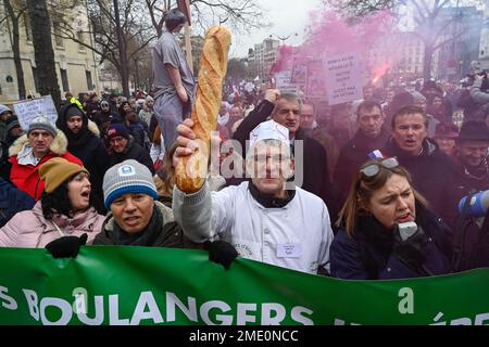 Paris, France. 23rd Jan, 2023. Julien Mattia / Le Pictorium -  Demonstration of artisans in Paris, 23 January 2023 -  23/01/2023  -  France / Ile-de-France (region) / Paris  -  Hundreds of craftsmen demonstrate in Paris towards the Ministry of Finance against the rising costs of energy and raw materials, 23 January 2023 Credit: LE PICTORIUM/Alamy Live News Stock Photo