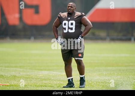 Cleveland Browns defensive tackle Andrew Billings, 2021-2022 