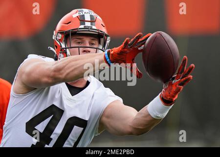 Cleveland Browns running back Johnny Stanton (40) jogs back to the huddle  after a play during the second half of an NFL preseason football game  against the Jacksonville Jaguars, Saturday, Aug. 14,