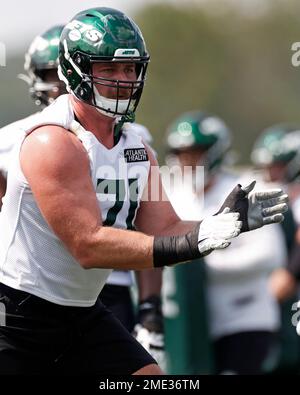 Jacksonville, FL, USA. 30th Sep, 2018. New York Jets offensive guard Brian  Winters (67) during 2nd half NFL football game between the New York Jets  and the Jacksonville Jaguars. Jaguars defeated Jets