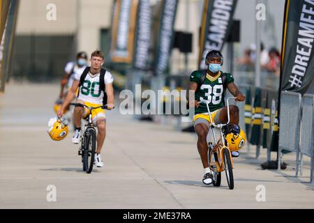 Philadelphia Eagles quarterback Jalen Hurts (1) talks with Green Bay  Packers safety Innis Gaines (38) following the NFL football game, Sunday,  Nov. 27, 2022, in Philadelphia. (AP Photo/Chris Szagola Stock Photo - Alamy