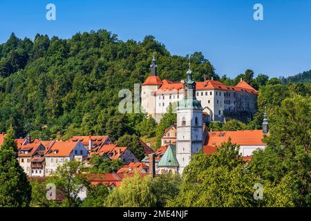 Slovenia, Upper Carniola, Skofja Loka, Historic town with castle in background Stock Photo