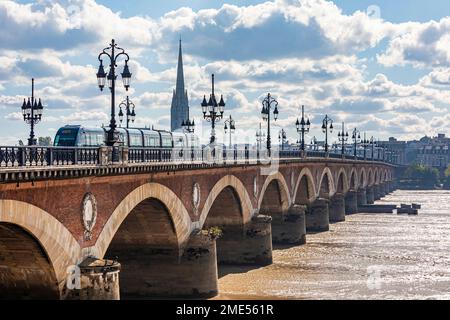 France, Nouvelle-Aquitaine, Bordeaux, Pont de Pierre stretching over Garonne river