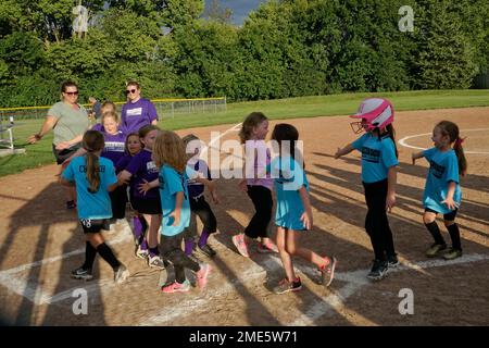 Girls Little League baseball, Indiana Stock Photo