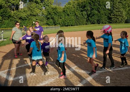 Girls Little League baseball, Indiana Stock Photo