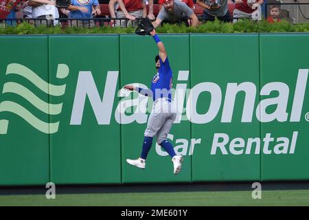 Photo: Chicago Cubs Rafael Ortega Cannot Make Catch On Home Run Ball -  SLP2022062613 