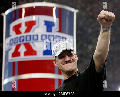 Pittsburgh Steelers head coach Bill Cowher walks the sidelines during the  2nd quarter. The Pittsburgh Steelers defeated the New York Giants 33 to 30  at Giants Stadium in East Rutherford, New Jersey