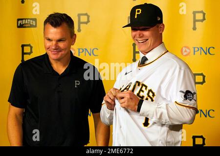 Number one overall pick by the Pittsburgh Pirates in last weeks Major  League baseball draft, Henry Davis, right, poses with general manager Ben  Cherington at PNC Park before a baseball game between