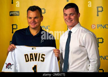 Number one overall pick by the Pittsburgh Pirates in last weeks Major  League baseball draft, Henry Davis, right, poses with general manager Ben  Cherington at PNC Park before a baseball game between