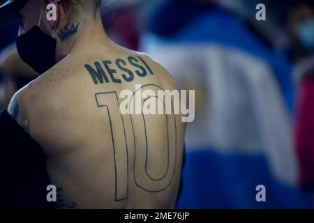 Messi will face an MLS player who tattoed his face on his thigh | Marca