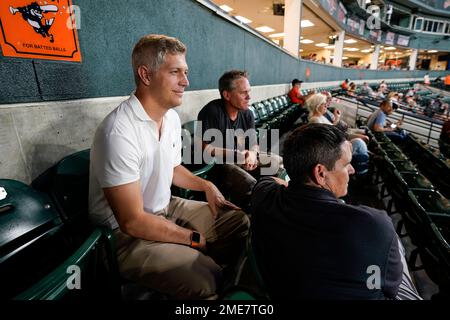 Houston Astro's Craig Biggio waits for his turn in the batting cage at U.S.  Cellular Field in Chicago, Il. October 21, 2005. The Houston Astros face  off against the Chicago White Sox