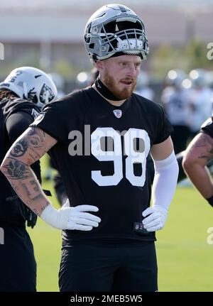 Saturday, November 6, 2022; Jacksonville, FL USA; Las Vegas Raiders  defensive end Maxx Crosby (98) on the line of scrimmage during an NFL game  agains Stock Photo - Alamy