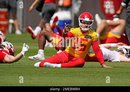 Kansas City Chiefs quarterback Patrick Mahomes warms up prior to an NFL  football game against the Los Angeles Rams Sunday, Nov. 27, 2021, in Kansas  City, Mo. (AP Photo/Ed Zurga Stock Photo 