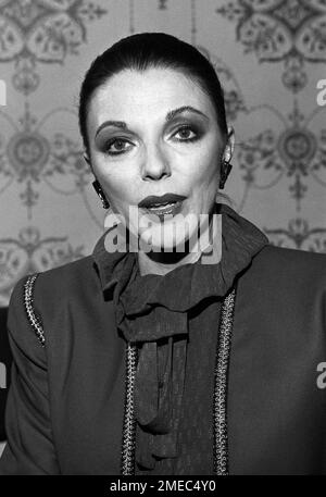 Joan Collins at the Young Musicians Foundation Fashion Fundraiser at ...