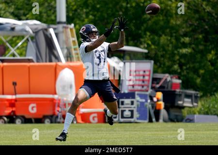 Chicago Bears cornerback Teez Tabor (37) defends during an NFL