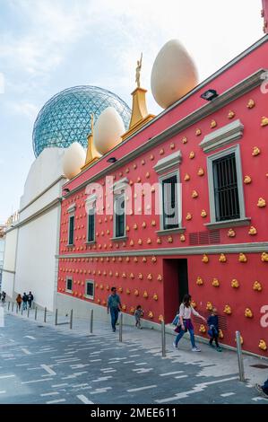 Salvador Dali loaf of bread on the wall, Dalí Theatre-Museum, Figueres, Catalonia, Spain Stock Photo