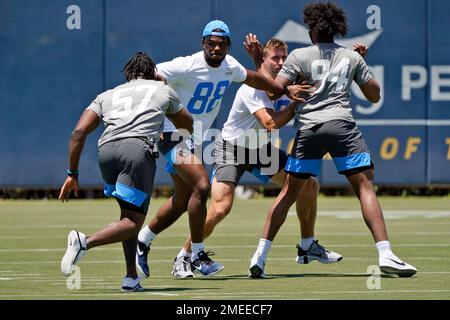 Los Angeles Chargers tight end Tre' McKitty (88) before an NFL