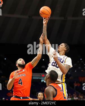 Auburn Forward Johni Broome (4) Shoots Next To Mississippi Forward ...