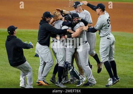 St. Petersburg, FL. USA; Tampa Bay Rays starting pitcher Corey Kluber (28)  heads to the dugout during a major league baseball game against the New Yo  Stock Photo - Alamy