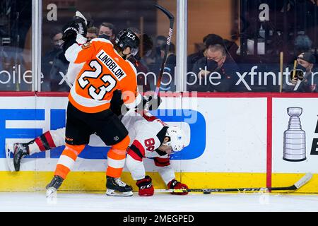 The New York Islanders warm up before an NHL hockey game against the New  Jersey Devils Thursday, Jan. 21, 2021, in Uniondale, N.Y. (AP Photo/Frank  Franklin II Stock Photo - Alamy