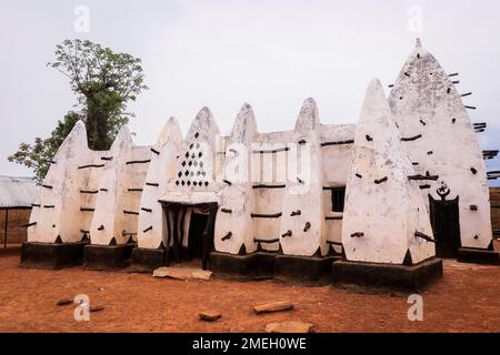 Entrance View to the Larabanga Mosque, oldest mosque in Ghana and one of the oldest in West Africa Stock Photo