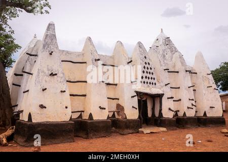 Entrance View to the Larabanga Mosque, oldest mosque in Ghana and one of the oldest in West Africa Stock Photo