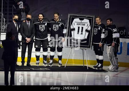 Luc Robitaille honored by Los Angeles Kings with Staples Center