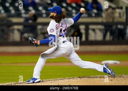 New York Mets infielder Francisco Lindor throws during spring training  baseball practice Tuesday, Feb. 23, 2021, in Port St. Lucie, Fla. (AP  Photo/Jeff Roberson Stock Photo - Alamy