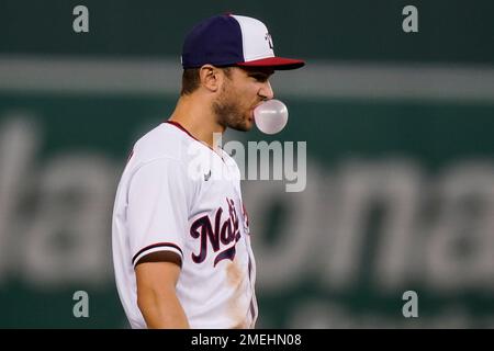 Yankees – Phillies: Trea Turner somehow keeps bubble gum bubble alive