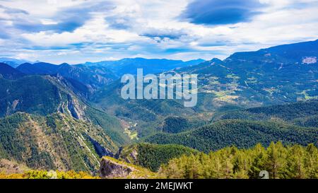 Panoramic of the mountains of the Cadi massif from the Grasolent viewpoint looking south. Bergeda, Catalonia, Spain Stock Photo